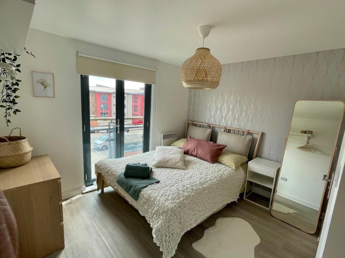 Family Friendly Maritime Apartment Swansea Exteriör bild